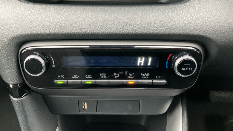 Toyota Yaris 1.5 Hybrid Icon 5dr CVT Hybrid Hatchback